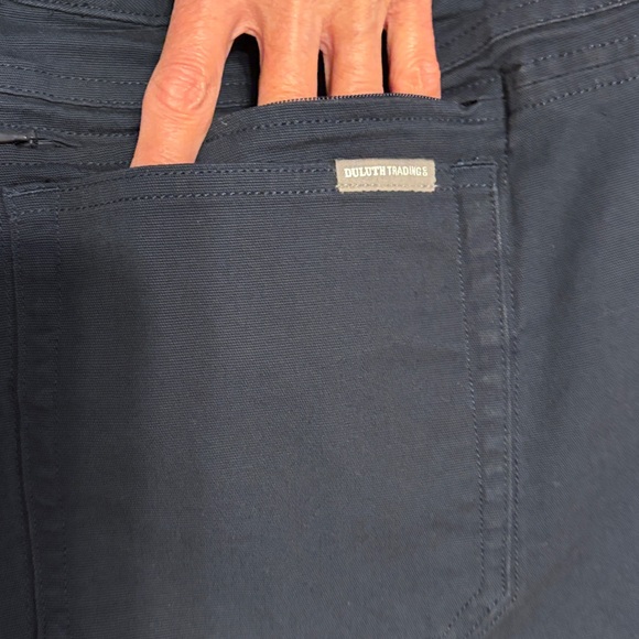 Duluth Trading Navy Women’s Utility Work Pants Curvesetter Waistband Size 18x33 - Picture 14 of 14